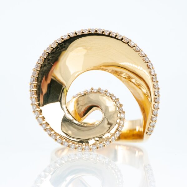 Anillo Espiral en Oro Amarillo 18K con Diamantes