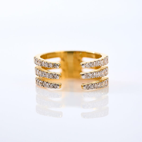 Anillo de Oro Amarillo y Diamantes