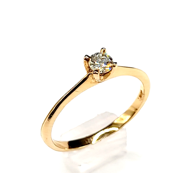 Anillo Compromiso de Oro Amarillo 18K con Diamante